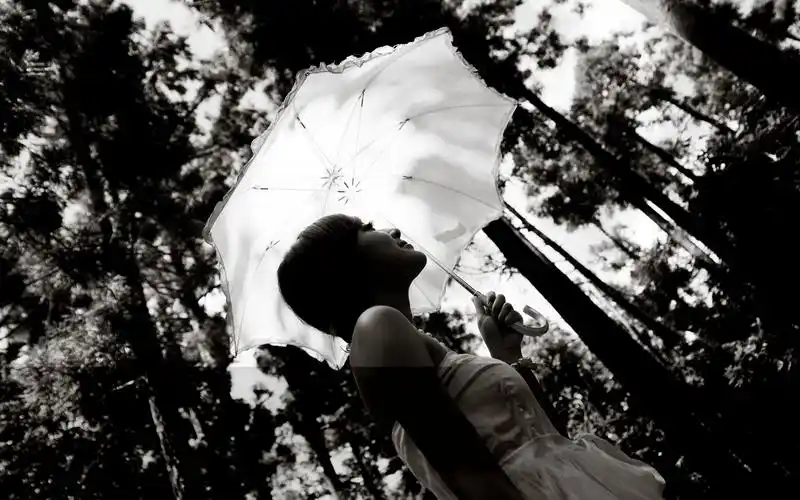 美女黑白摄影壁纸