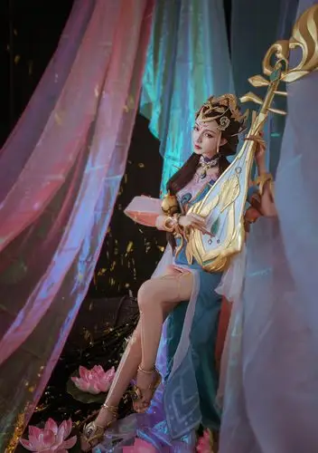 王者荣耀:最美cosplay,王昭君仙气知足,芈月已将我征服