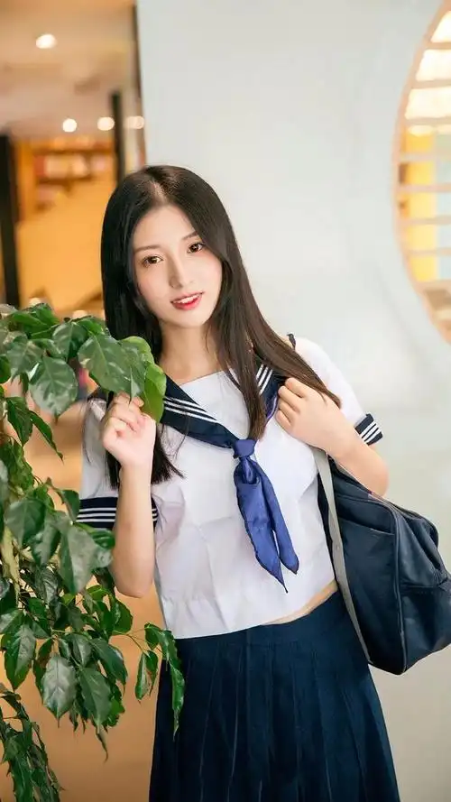 黑长直发美女校花学生校服清纯可人