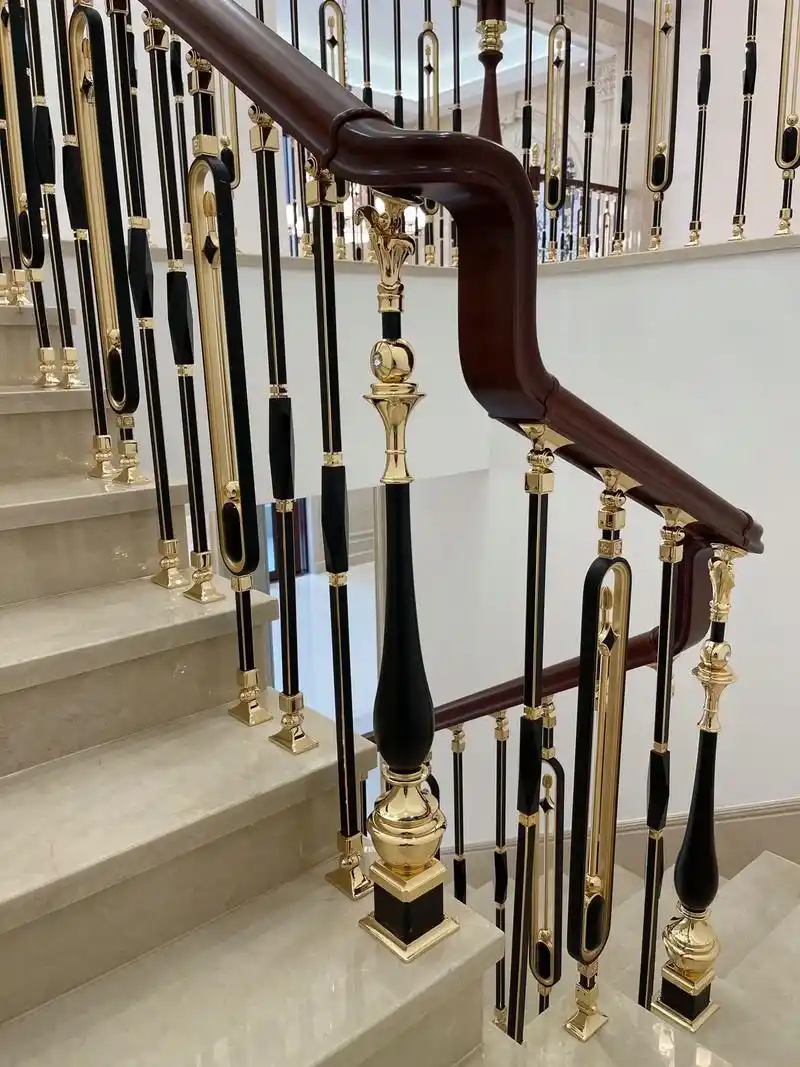 原创作品 #别墅楼梯扶手设计 南宁荣刚艺术楼梯.铝美合金立 - 抖音