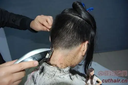 妹妹的高脚bob后脑剃得真空(12)