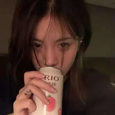 时尚高冷女生头像霸气独一无二