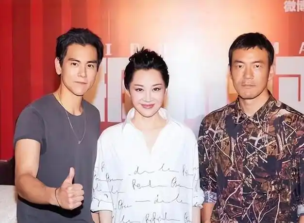 为什么54岁的许晴不婚不育她终于承认如果他还在我会嫁