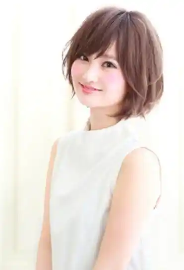 圆脸型最适合的短发发型,瞬间变小脸