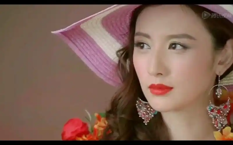 乘风破浪的姐姐-张萌混剪,当年满满的胶原蛋白_哔哩哔哩 (゜-゜)つロ