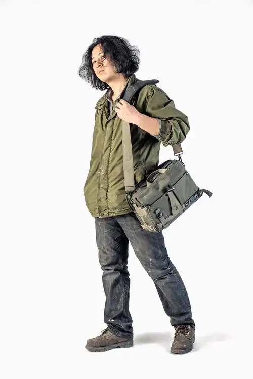 速写单人真人照片 速写单人真人照片坐姿