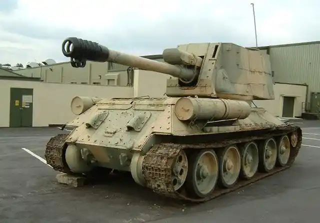 该型榴弹炮的最大射程为15.4千米,采用火箭增程弹的射程可以达到21.