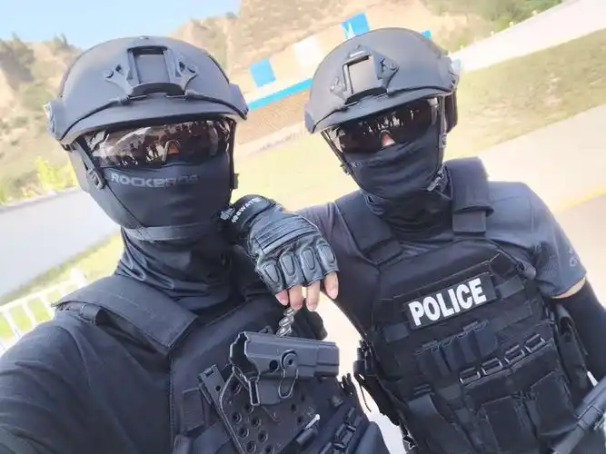 艰难险阻的团体 第二站,铜川拉练 第三站,全省特警突击队员尖刀比武