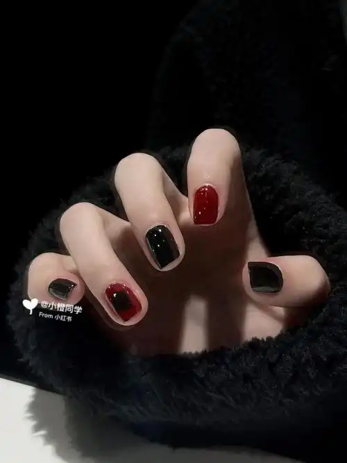 酷拽又可爱的黑红涂鸦跳色搭配97