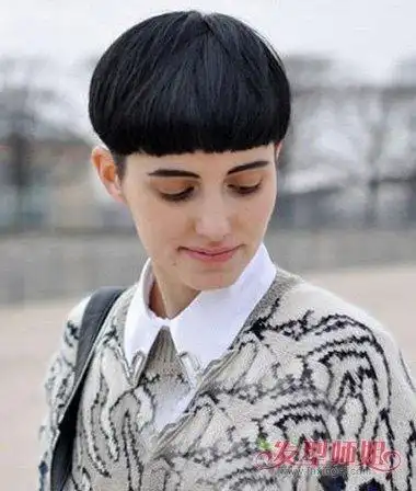 锅盖头左右边发怎样处理 宽额头女生剪短发造型(4)