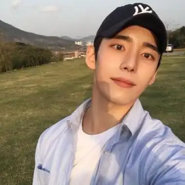 日系高颜值男头潮流 很时尚很小众的精致真人高冷男头_情侣头像_美头