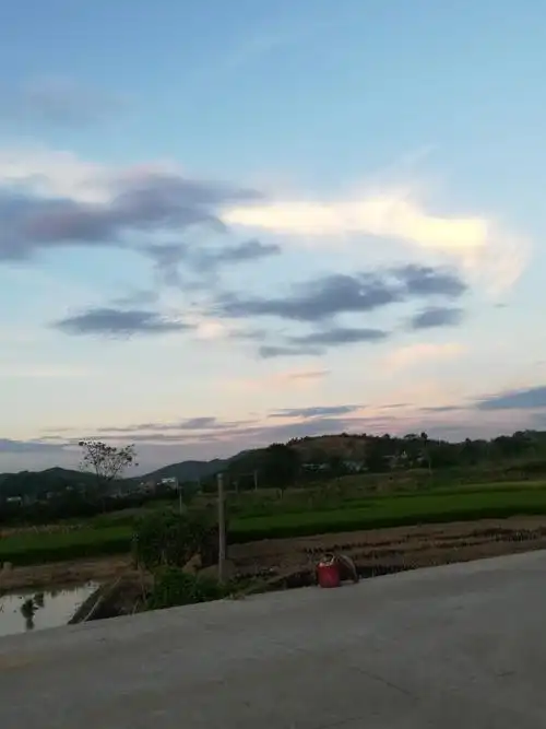 农村的天空都是优美的