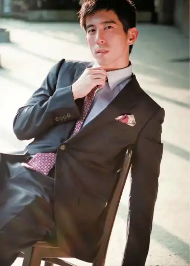 修杰楷帅气型男写真图片