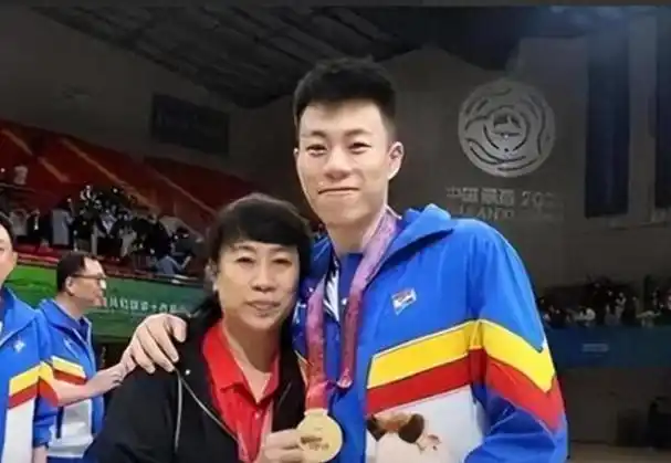 然而,女篮名宿王芳和男篮国手张镇麟的故事却展示了一个来自"寒门"的