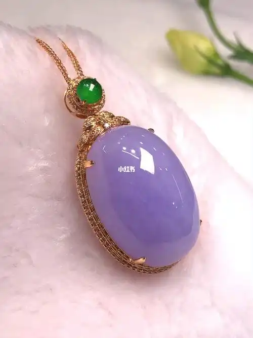 紫罗兰翡翠蛋面吊坠料子饱满18k金镶嵌天然钻石伴顶级绿蛋面紫色系