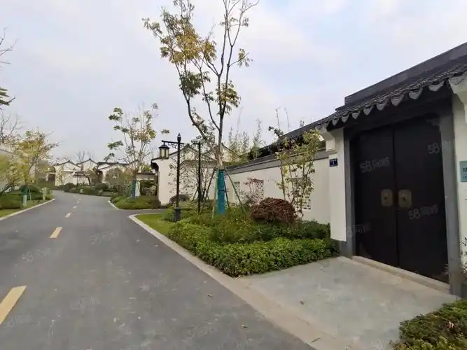 绿城桃源小镇,中式合院别墅,价格美丽,诚意出售,随时看房