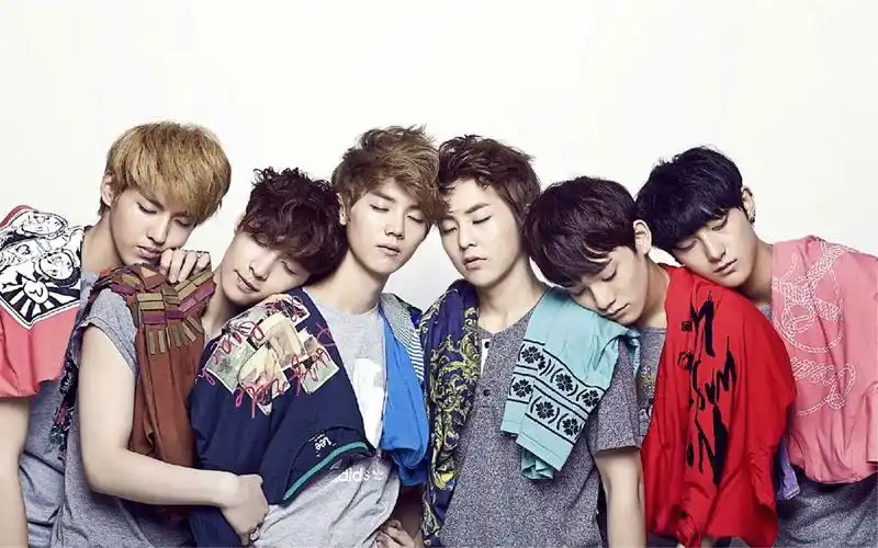 精选韩国小鲜肉组合exo成员帅气写真桌面壁纸1