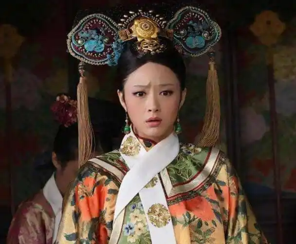 清朝妃子脖子上"白围巾"有什么用?史学家:主要是为了方便皇上