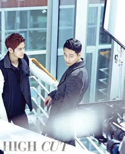 《那年冬天》赵寅成宋慧乔约会写真 变浪漫冬季恋人