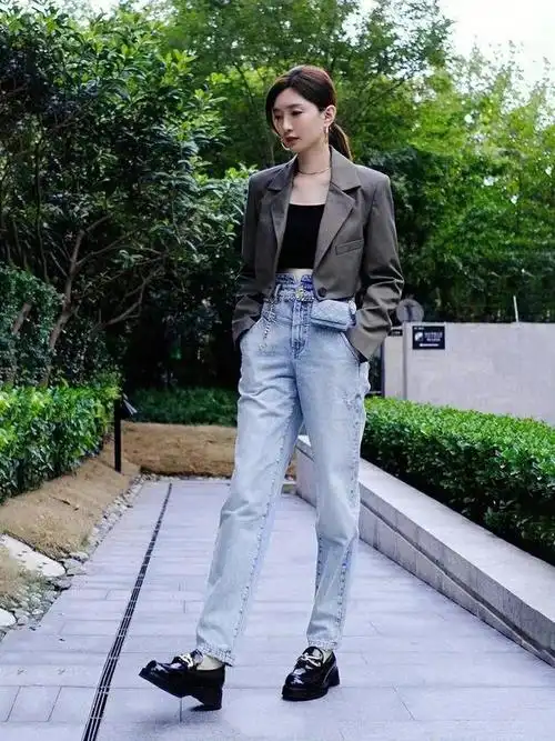 江疏影才是穿搭高手!三款私服穿搭,简约时尚,既舒适又有品位-发簪网