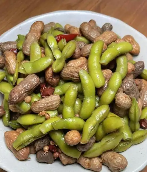 夏天热没胃口卤一锅花生毛豆吧没有比这更好吃的了还简单