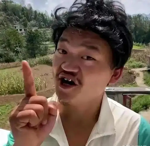 王宝强警告王宝弱:模仿可以,但不要无底线打着我的名号商演