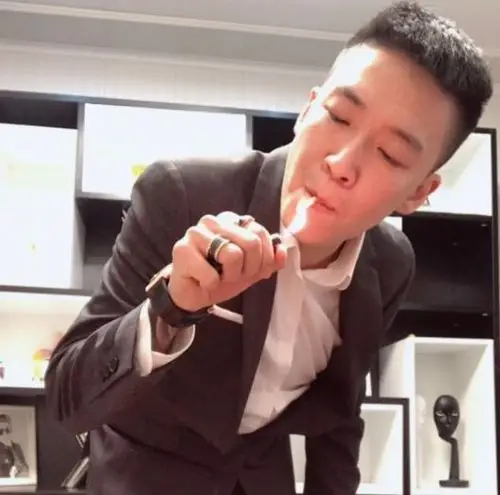 直播三年负债累累,网红刘一手回归yy之路难上加难!