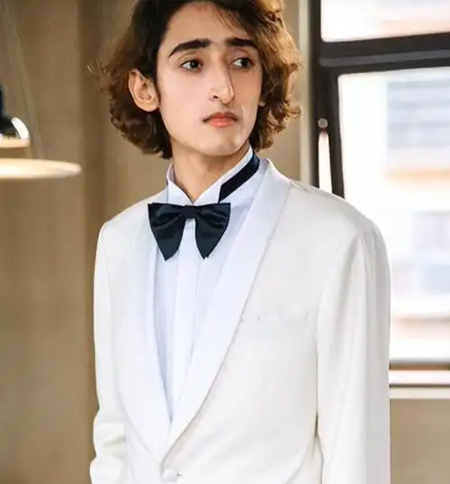 迪拜富二代倒追湖南二婚女,为爱放弃亿万家产,老婆去哪他去哪