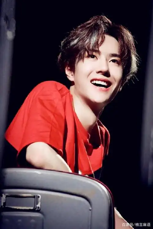 王一博,红色造型集锦,这个颜色蕴藏小宇宙