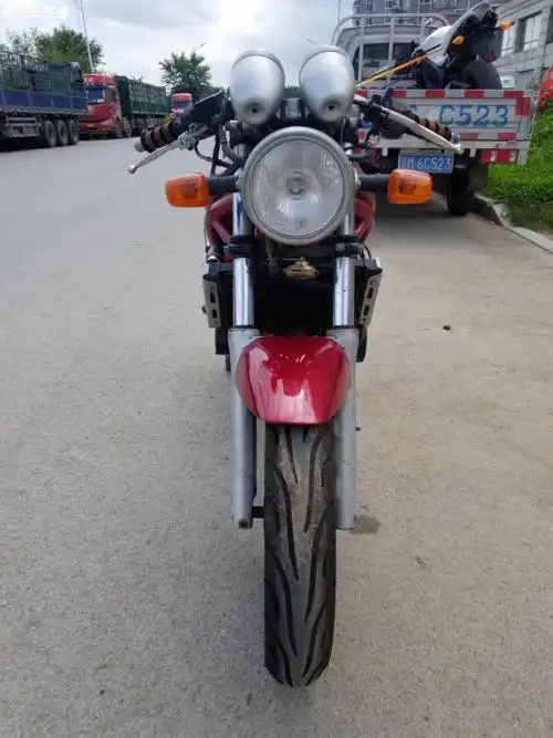 铃木四缸街车250