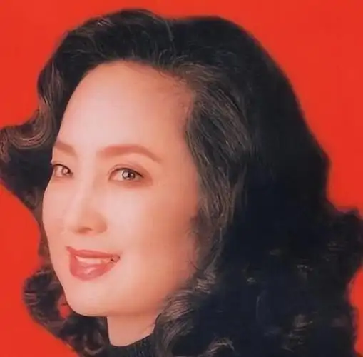 最初,张金玲的生活过得相当安宁,她每天都全心照料孩子,见证着孩子一