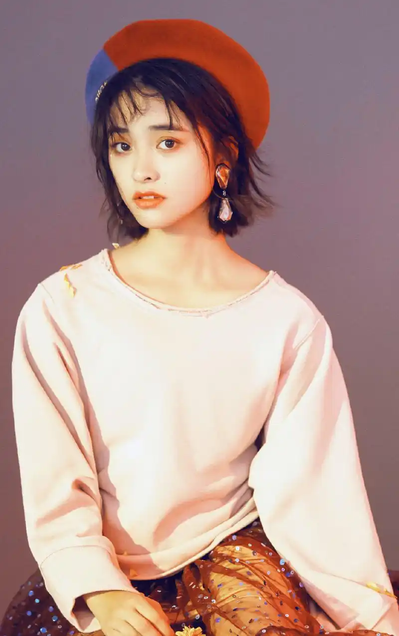 沈月日系唯美写真,可是胳膊粗壮到吓人,网友:图p得很过火