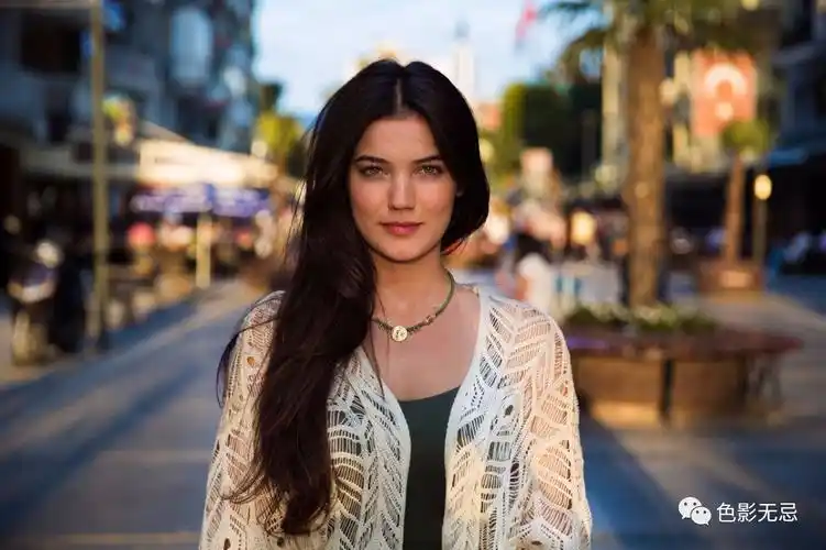 这位摄影师拍遍了全世界最漂亮的女人