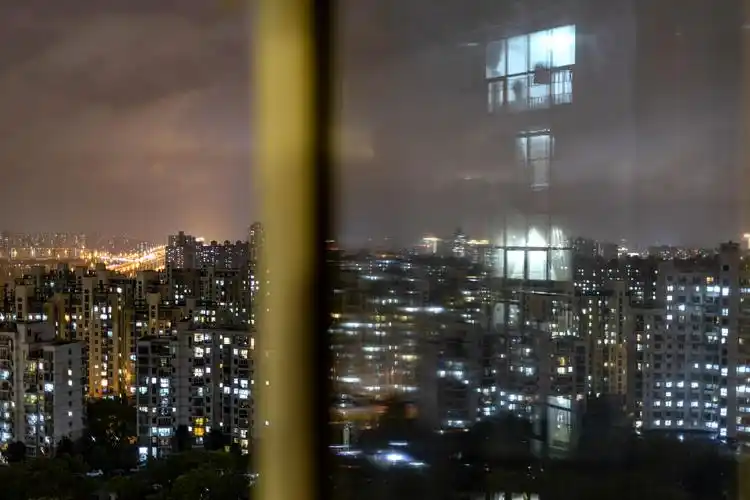 摄影记疫窗外的万家灯火每一盏都照亮黑夜