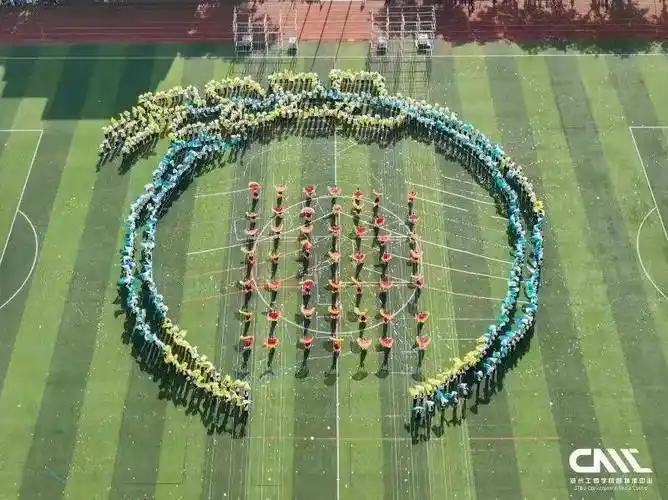 活力四射的动作复杂的走位变换出各式各样的队形团队协作 配合默契云