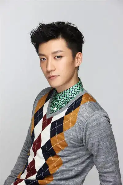 乔任梁献声死亡邮件与任泉成好基友