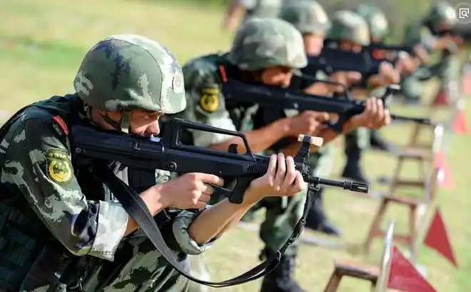 我军装备的95式自动步枪,能射击几千发子弹?老兵告诉你答案_网易订阅