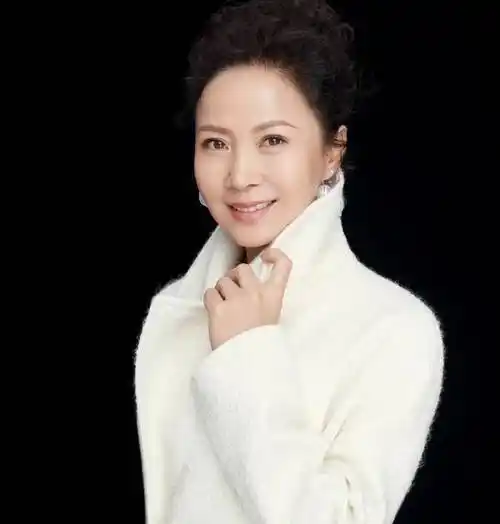 美女演员赵越:当红时嫁佟凡,恩爱25年未生子,婚姻也幸福美满_电视剧