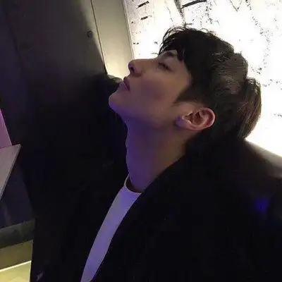 现在最火的qq头像图片男生帅气男生真人高清微信头像大全