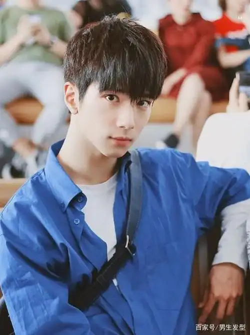 8款男生"最帅气"学生党发型,开学了剪一个,帅气翻倍