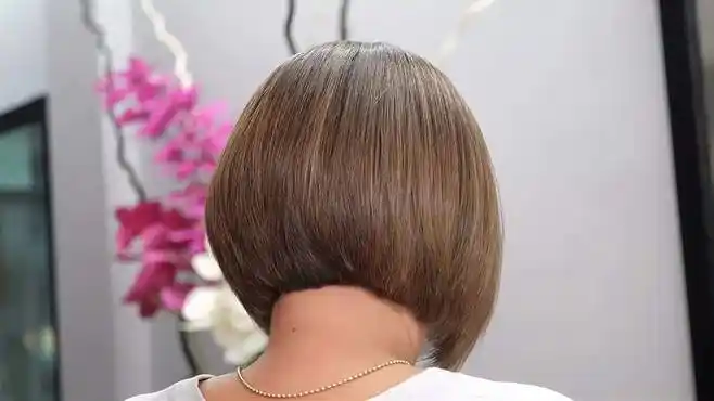 50岁大姐,染染剪款波波头,真时尚