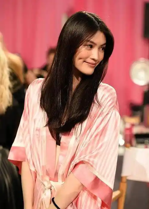 《奔跑吧兄弟》第八季路透,蔡徐坤张翰特邀同行,何穗颜值担当!