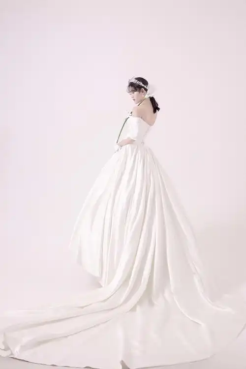 慕小稀写真培训的写真摄影作品《单人婚纱》