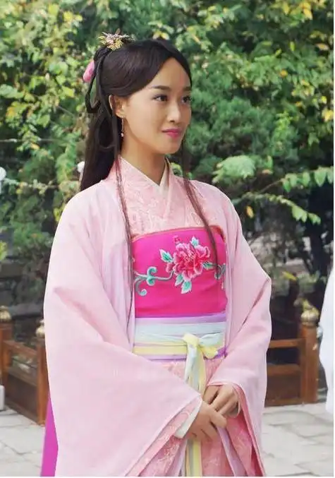 年,还没有毕业的蓝盈莹听到消息说《画皮》导演陈嘉上要开一个新电影