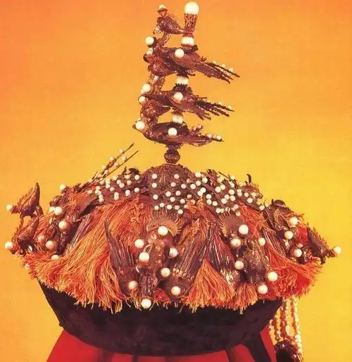 清朝大礼时皇后配代凤冠图片