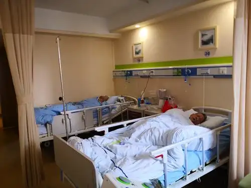 其它 广东崇爱康复医院简介 写美篇4至7楼住院部200多个床位.