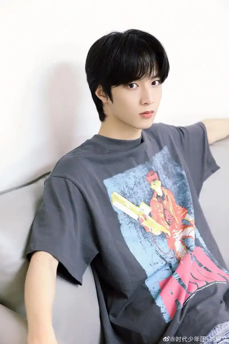 桃泽的s和#刘耀文 没有一点点关系,明明是他在刘耀文脖子上p - 抖音