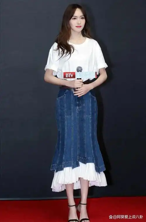 唐嫣的腿绝了!又细又长,不愧是"行走的画报",很漂亮