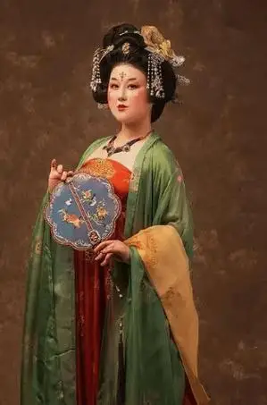 中国唐代服饰:华美与文化的交织_社会_穿着_地位