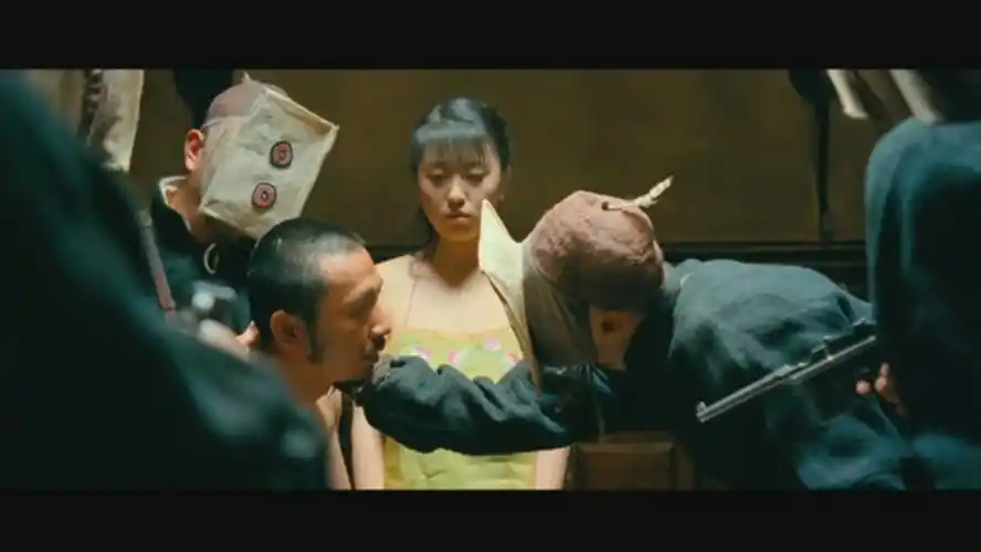 p>《让子弹飞》是由 a target="_blank" href="/item/姜文/1168186"